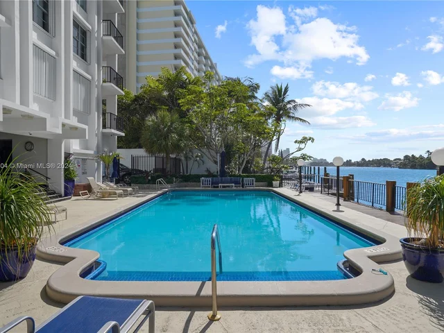 5640 Collins Ave # 7B, Miami Beach FL 33140