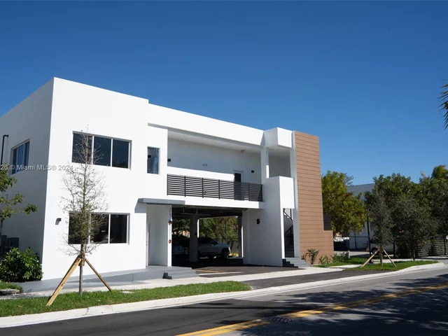 500 Foster Rd # A, Hallandale Beach FL 33009