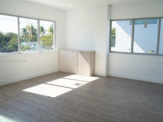 500 Foster Rd # A, Hallandale Beach FL 33009