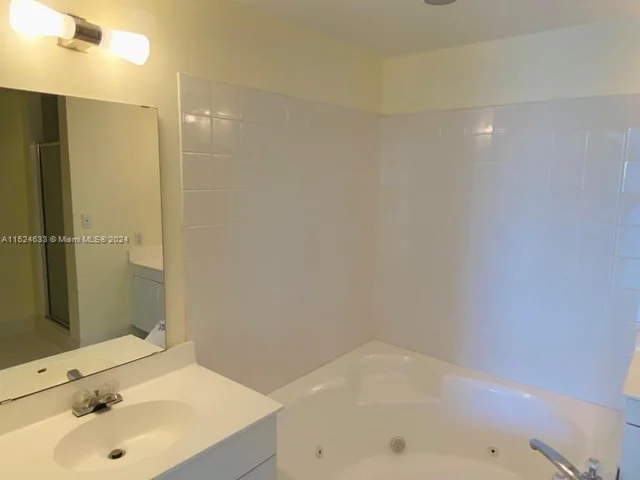 9805 NW 52nd St # 414, Doral FL 33178