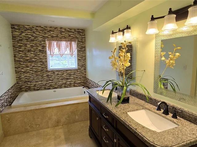 17734 SW 12th St, Pembroke Pines FL 33029