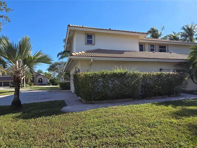 17734 SW 12th St, Pembroke Pines FL 33029