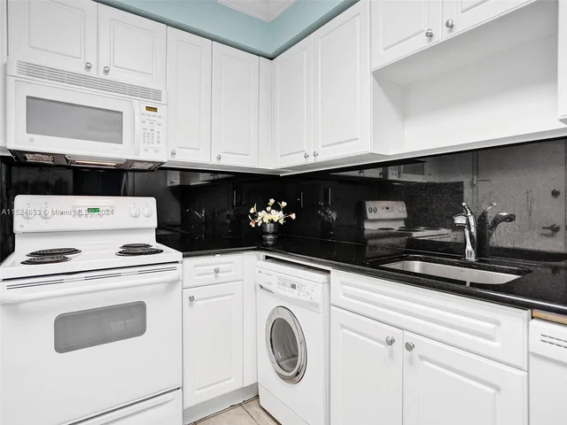 2501 S Ocean Dr # 307, Hollywood FL 33019