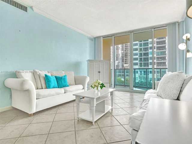 2501 S Ocean Dr # 307, Hollywood FL 33019
