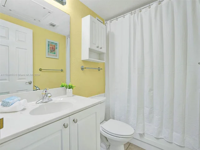 2501 S Ocean Dr # 307, Hollywood FL 33019