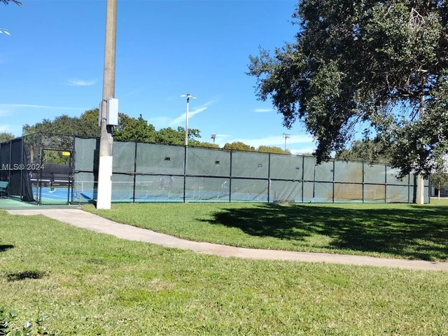 801 W Beckley Sq, Davie FL 33325