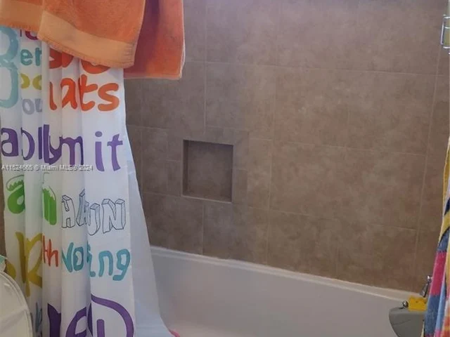 801 W Beckley Sq, Davie FL 33325