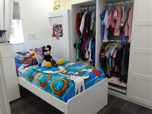 801 W Beckley Sq, Davie FL 33325