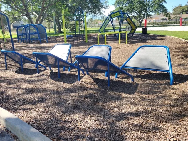 801 W Beckley Sq, Davie FL 33325