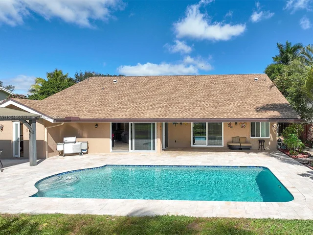 9500 NW 10th St, Plantation FL 33322