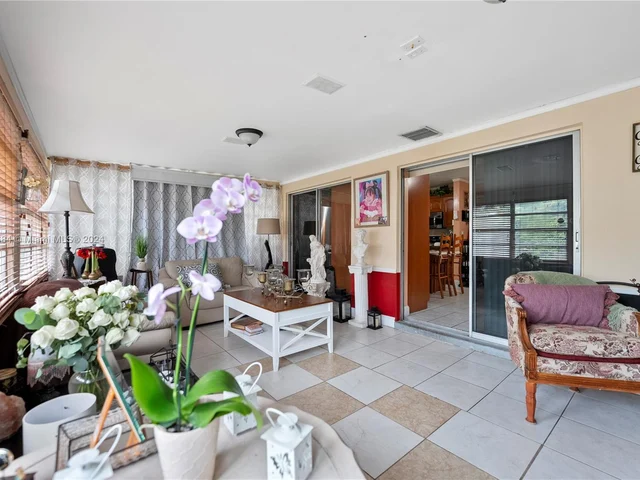 12121 SW 106th St, Miami FL 33186