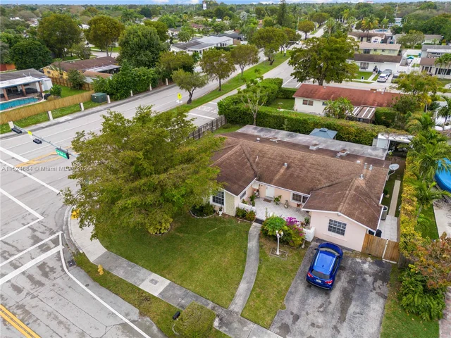 12121 SW 106th St, Miami FL 33186