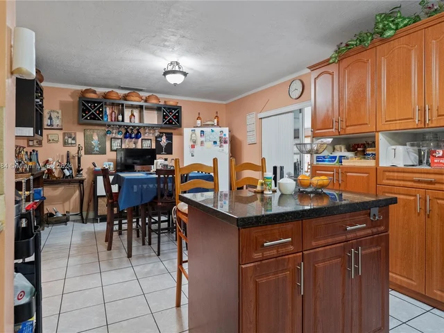 12121 SW 106th St, Miami FL 33186