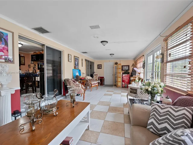 12121 SW 106th St, Miami FL 33186