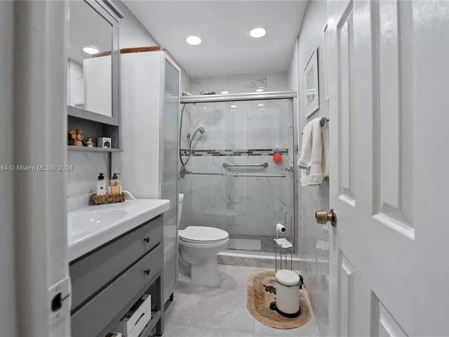 12121 SW 106th St, Miami FL 33186