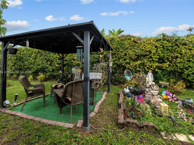 12121 SW 106th St, Miami FL 33186