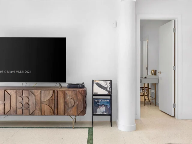 1310 Cleveland Rd, Miami Beach FL 33141