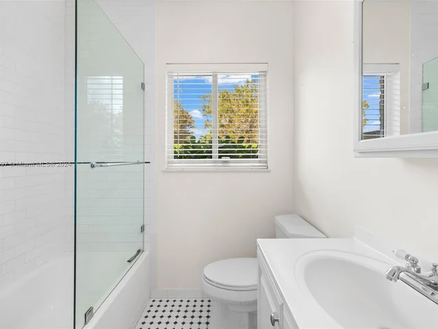 1310 Cleveland Rd, Miami Beach FL 33141