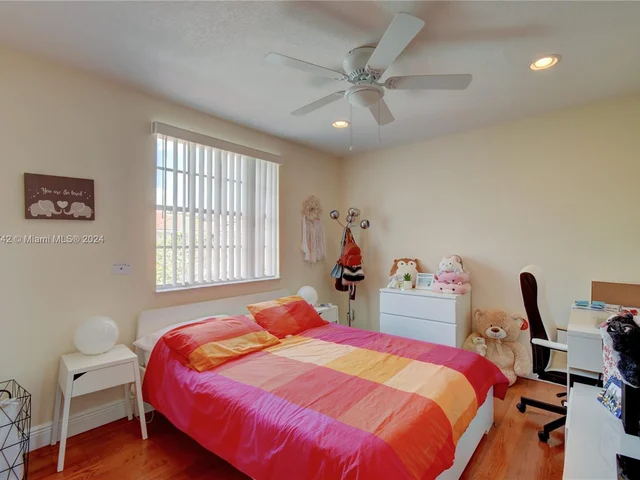 931 Opal Ter, Weston FL 33326