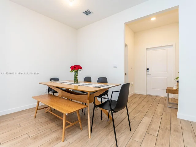 839 SE 17th Ct, Homestead FL 33034