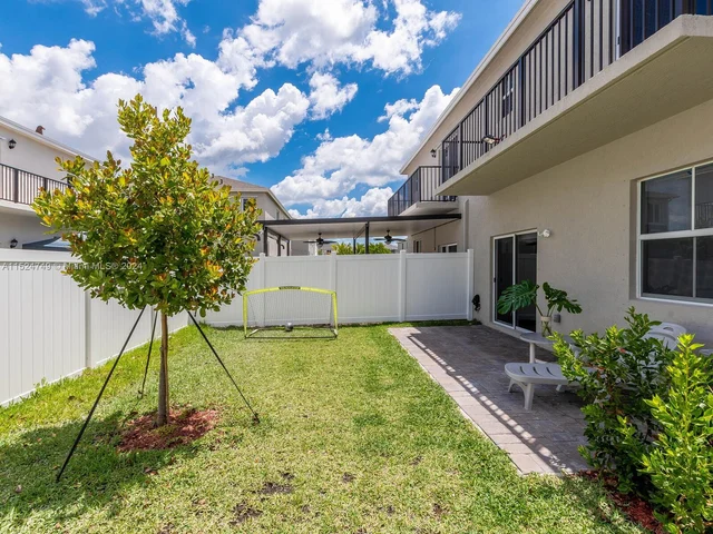 839 SE 17th Ct, Homestead FL 33034