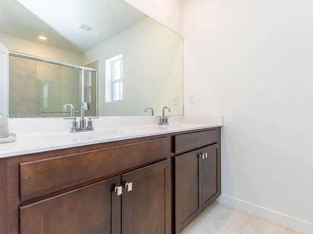 839 SE 17th Ct, Homestead FL 33034