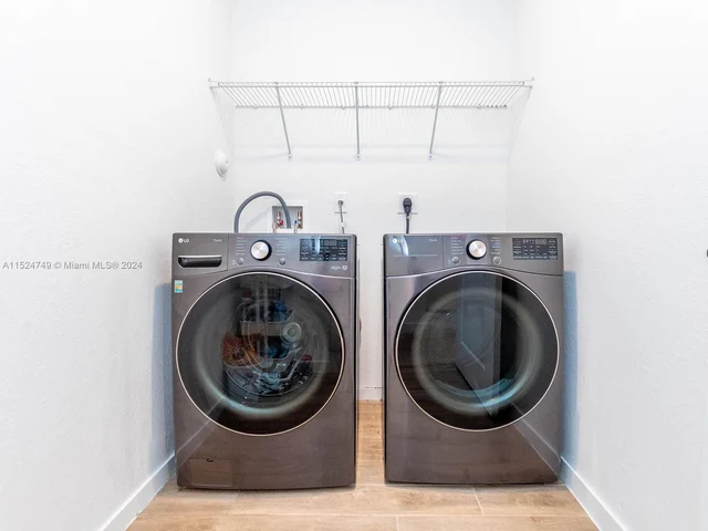 839 SE 17th Ct, Homestead FL 33034