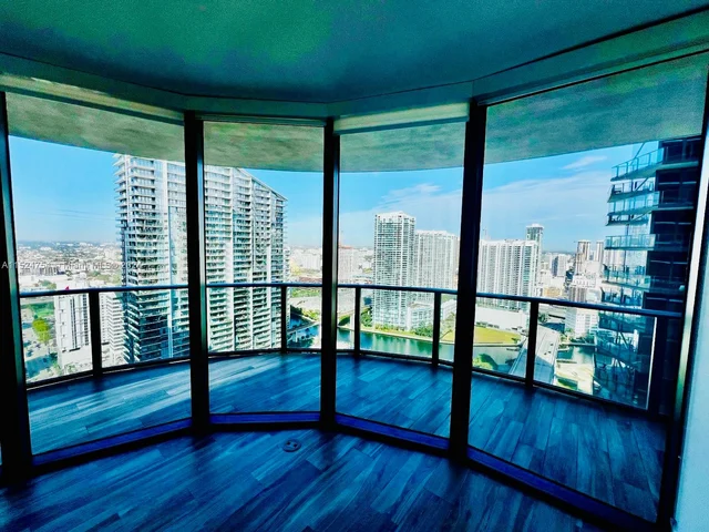 801 S Miami Ave # 3709, Miami FL 33130