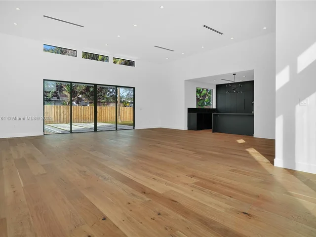 269 NW 45th St, Miami FL 33127