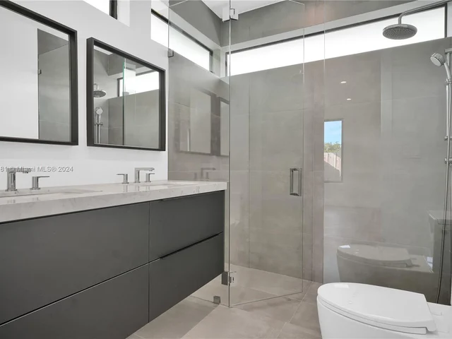 269 NW 45th St, Miami FL 33127