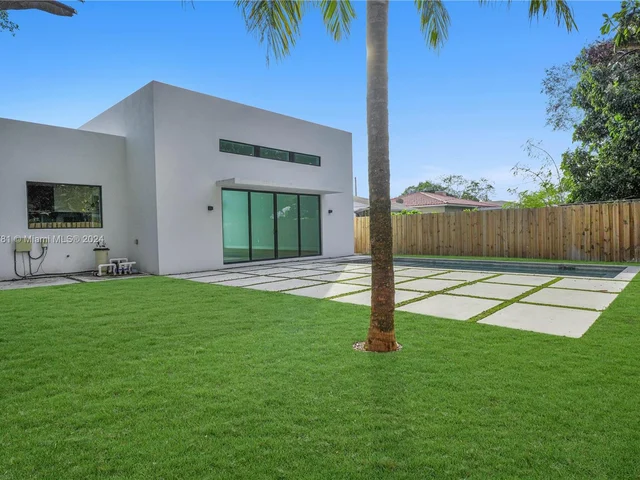 269 NW 45th St, Miami FL 33127