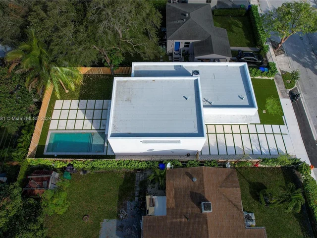 269 NW 45th St, Miami FL 33127