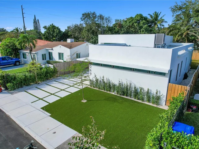 269 NW 45th St, Miami FL 33127