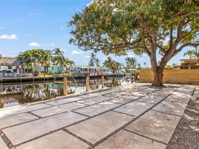 660 SE 4th Ave, Pompano Beach FL 33060