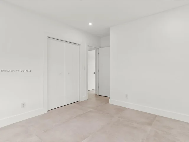 660 SE 4th Ave, Pompano Beach FL 33060