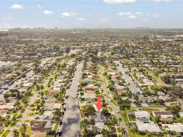 660 SE 4th Ave, Pompano Beach FL 33060