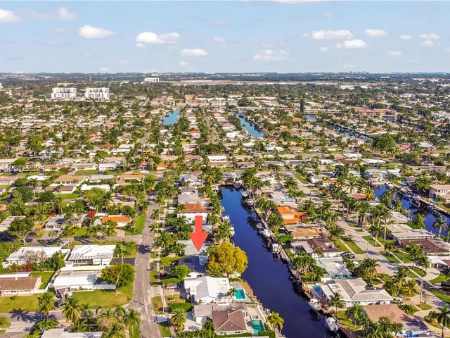 660 SE 4th Ave, Pompano Beach FL 33060