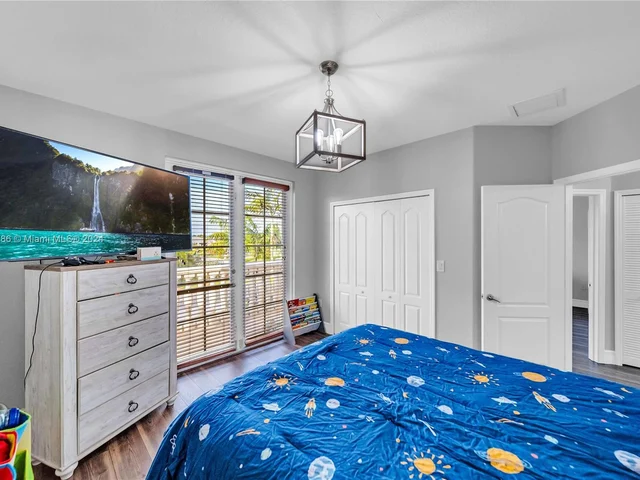 15602 SW 161st St, Miami FL 33187