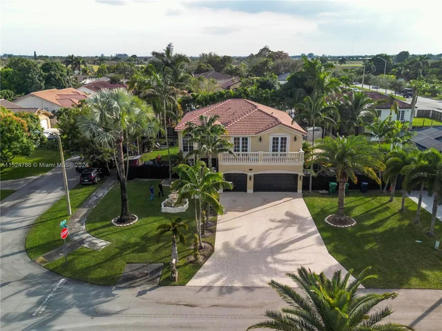 15602 SW 161st St, Miami FL 33187