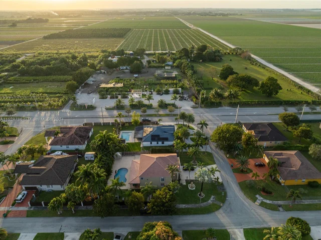 15602 SW 161st St, Miami FL 33187