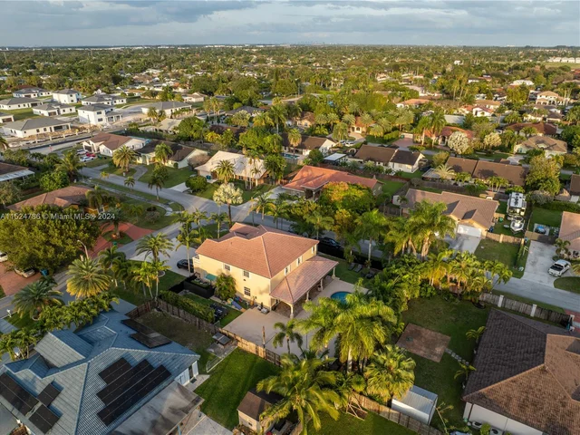 15602 SW 161st St, Miami FL 33187