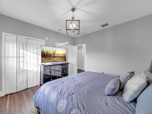 15602 SW 161st St, Miami FL 33187