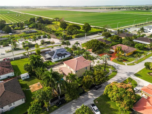 15602 SW 161st St, Miami FL 33187