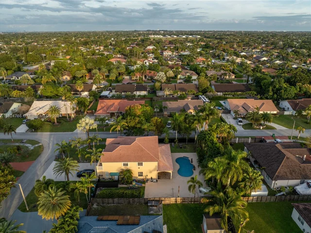 15602 SW 161st St, Miami FL 33187