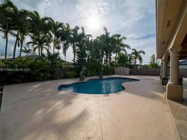 15602 SW 161st St, Miami FL 33187