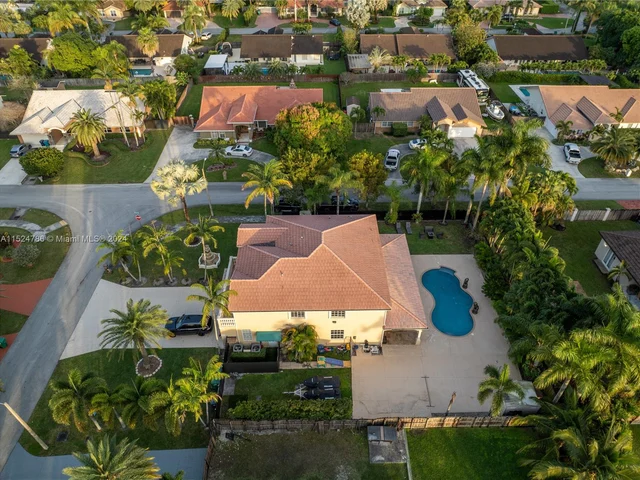 15602 SW 161st St, Miami FL 33187