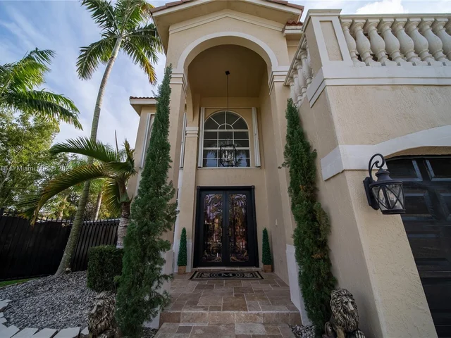 15602 SW 161st St, Miami FL 33187