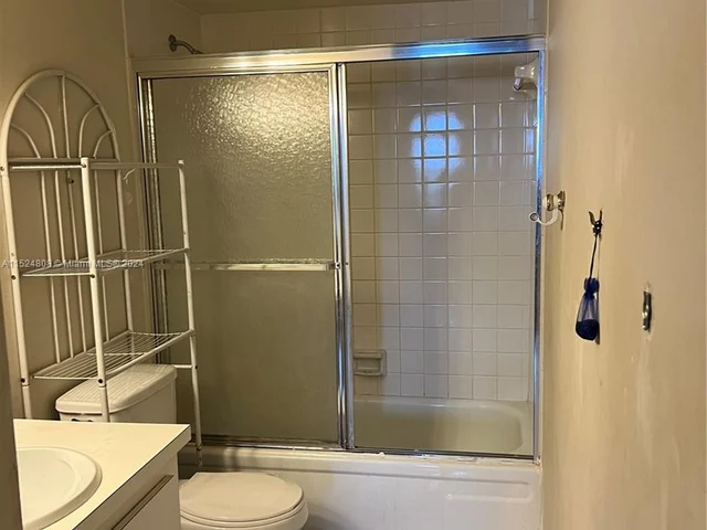 5570 NW 44th St # 509A, Lauderhill FL 33319