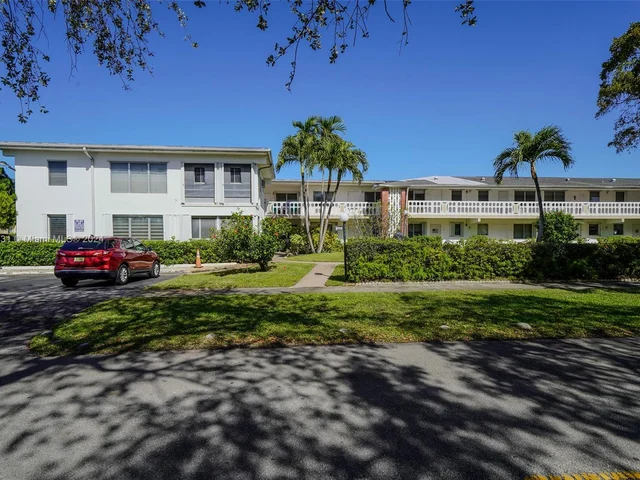 3701 Tyler St # 116, Hollywood FL 33021