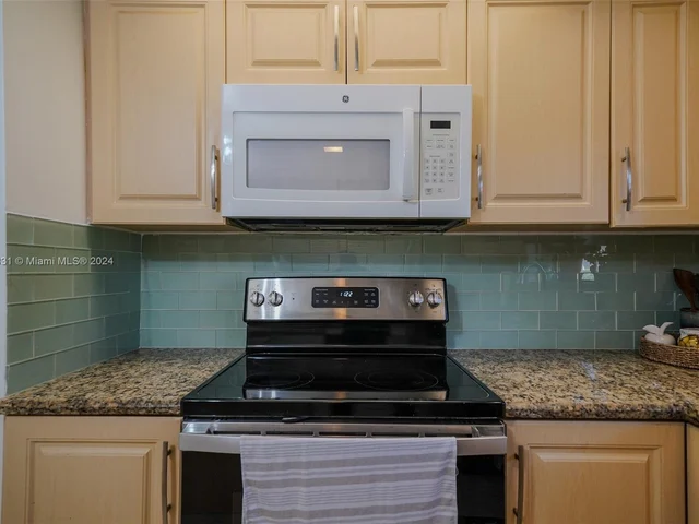 3701 Tyler St # 116, Hollywood FL 33021